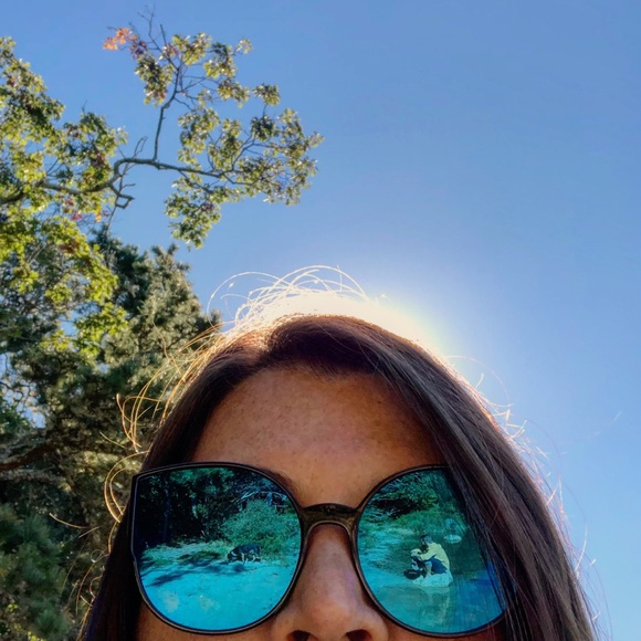 Meet your Posher, Erin - Picture 1 of 1